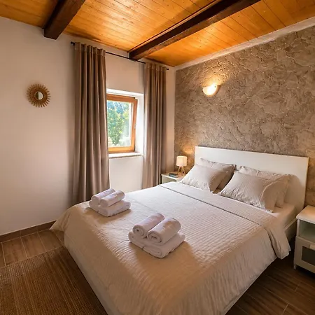 Stone House With Private Heated Pool Nin * نين